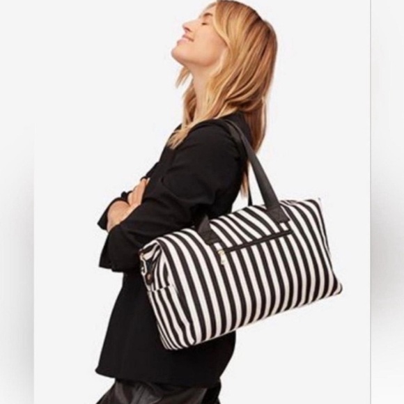 Alice + Olivia black&white positano striped weekend/duffel bag - Picture 7 of 8